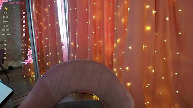 Mia Bows online show from July 19, 3:10 am