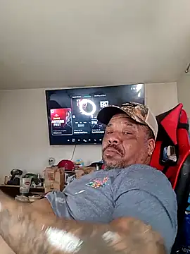 Snapshot of yellowwetfox chatting on March 2, 9:11 pm yellowwetfox online show from March 2, 9:11 pm