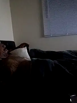 yellowwetfox online show from March 8, 5:55 am