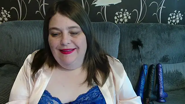 HouseWifeWhore Milf online show from October 22, 3:01 pm