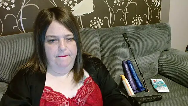 HouseWifeWhore Milf online show from February 26, 11:04 pm