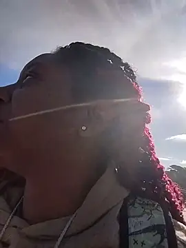 markquanna online show from November 4, 5:23 pm