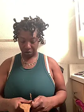 markquanna online show from April 4, 9:45 pm