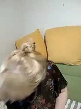 Snapshot of stefanyharper16 chatting on November 8, 11:03 pm stefanyharper16 online show from November 8, 11:03 pm