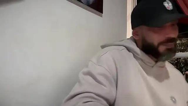 romeolovedark online show from October 19, 8:04 am