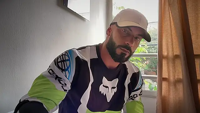 romeolovedark online show from April 5, 5:54 pm