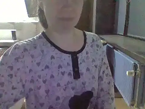 Snapshot of Moi_Lina chatting on December 7, 10:39 pm Moi Lina online show from December 7, 10:39 pm