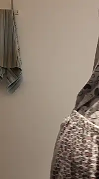 Snapshot of Moi_Lina chatting on December 8, 12:30 pm Moi Lina online show from December 8, 12:30 pm