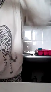 Snapshot of Moi_Lina chatting on January 26, 1:58 pm Moi Lina online show from January 26, 1:58 pm