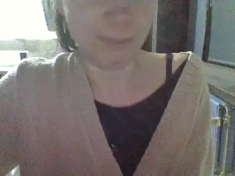 Snapshot of Moi_Lina chatting on February 17, 11:53 pm Moi Lina online show from February 17, 11:53 pm