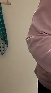 Snapshot of Moi_Lina chatting on March 16, 2:33 pm Moi Lina online show from March 16, 2:33 pm