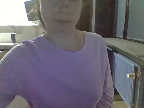 Snapshot of Moi_Lina chatting on March 21, 1:02 am Moi Lina online show from March 21, 1:02 am