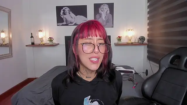 Snapshot of Mariana_Joness chatting on February 4, 8:24 am Mariana Joness online show from February 4, 8:24 am