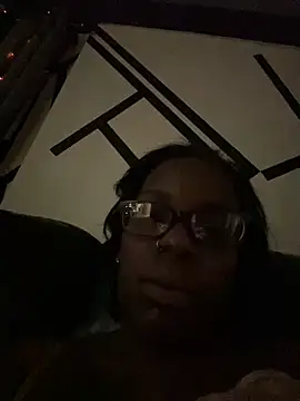 Snapshot of ChocolateBuns101 chatting on December 22, 10:38 am ChocolateBuns101 online show from December 22, 10:38 am