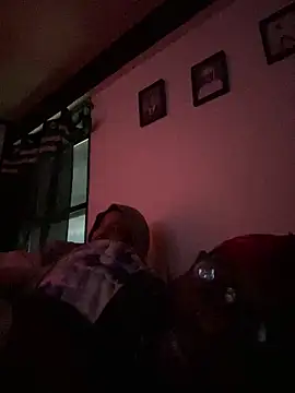 Snapshot of ChocolateBuns101 chatting on December 23, 7:17 am ChocolateBuns101 online show from December 23, 7:17 am