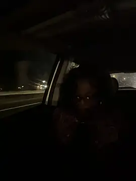 Snapshot of ChocolateBuns101 chatting on January 19, 6:09 am ChocolateBuns101 online show from January 19, 6:09 am