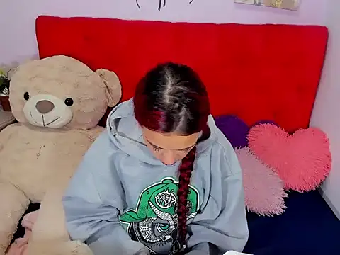 Snapshot of GiannaGoddes chatting on January 15, 10:17 am GiannaGoddes online show from January 15, 10:17 am