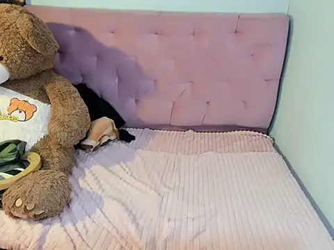 Snapshot of GiannaGoddes chatting on November 15, 4:14 pm GiannaGoddes online show from November 15, 4:14 pm