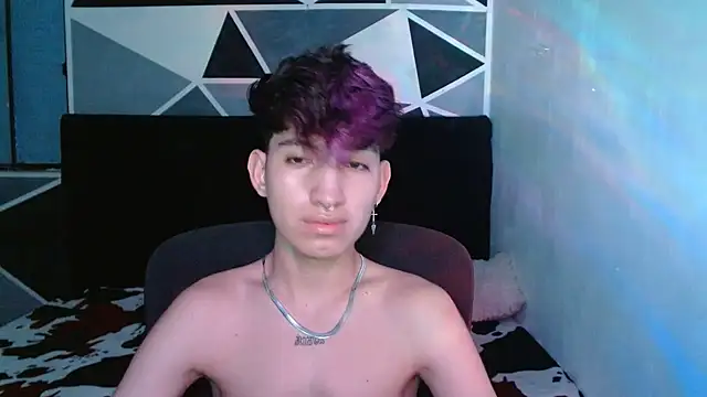 littlextreme online show from December 12, 4:48 am