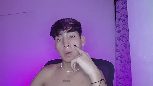 littlextreme online show from February 18, 7:32 am