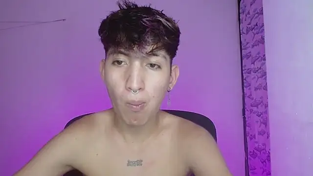 littlextreme online show from February 20, 3:45 am