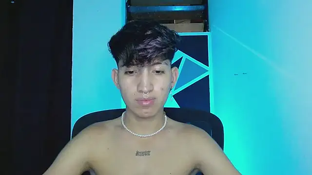 littlextreme online show from March 6, 3:02 am