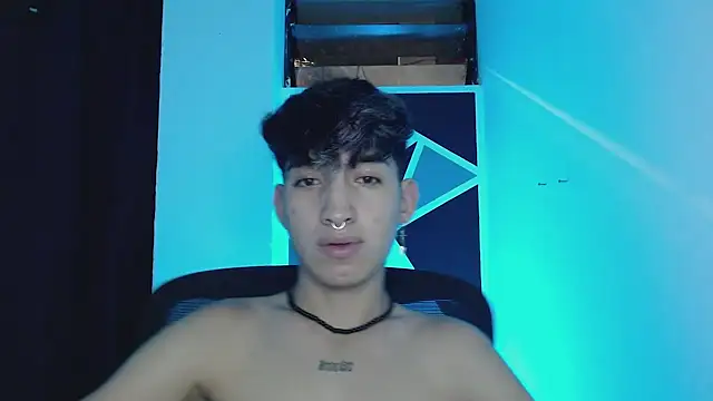 littlextreme online show from March 11, 4:21 am