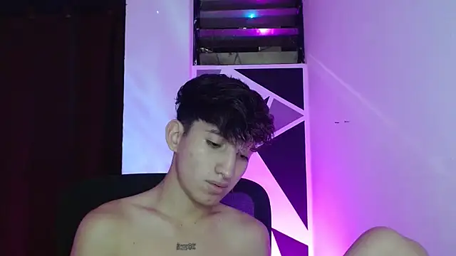 littlextreme online show from March 17, 4:08 am