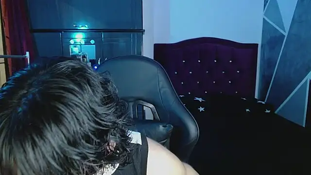 littlextreme online show from April 16, 3:07 am