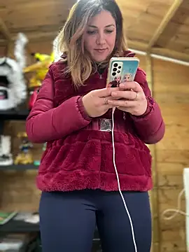 DaisyVibesss online show from December 8, 1:14 pm