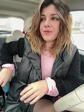 DaisyVibesss online show from January 19, 8:29 am