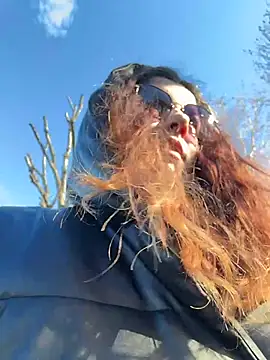 Snapshot of DaisyVibesss chatting on February 20, 10:05 am DaisyVibesss online show from February 20, 10:05 am