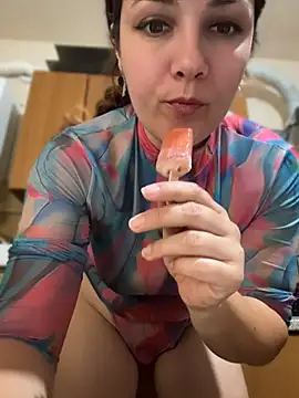 DaisyVibesss online show from August 7, 3:58 pm