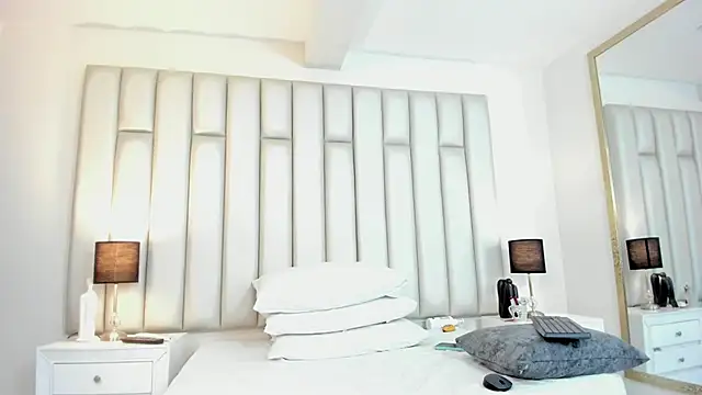 aandreaperez online show from November 21, 11:58 pm