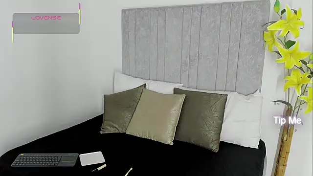 EmilySumer online show from September 10, 5:46 pm