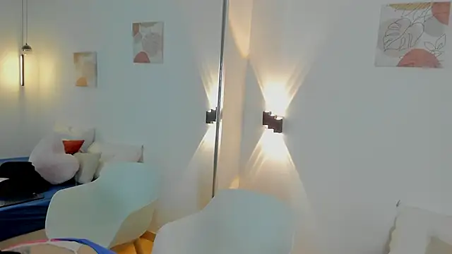 EmilySumer online show from February 15, 4:31 am