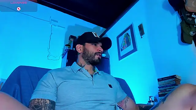 Snapshot of CamiloGray_ chatting on January 21, 1:11 pm CamiloGray online show from January 21, 1:11 pm