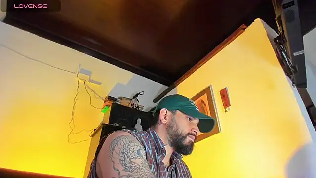 Snapshot of CamiloGray_ chatting on September 10, 1:22 pm CamiloGray online show from September 10, 1:22 pm