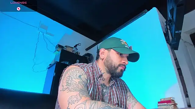 Snapshot of CamiloGray_ chatting on September 18, 3:14 pm CamiloGray online show from September 18, 3:14 pm