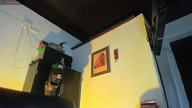 Snapshot of CamiloGray_ chatting on September 23, 1:58 pm CamiloGray online show from September 23, 1:58 pm