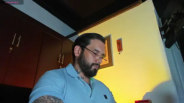 CamiloGray  online show from February 5, 4:00 pm