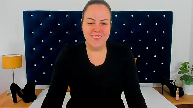 Snapshot of EvaLick chatting on May 15, 6:42 am EvaLick online show from May 15, 6:42 am