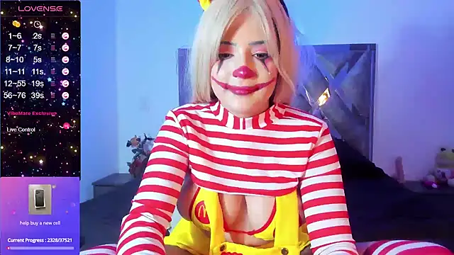 Snapshot of cutesarah_ chatting on December 2, 12:09 am cutesarah  online show from December 2, 12:09 am