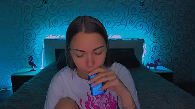 AlexaBarkley online show from December 6, 6:26 am