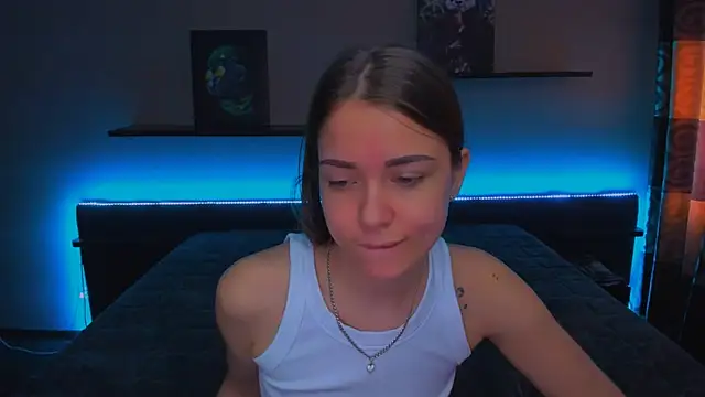 AlexaBarkley online show from March 13, 6:16 am