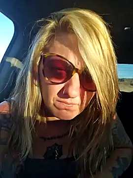 SheIsSomething online show from January 2, 11:49 pm