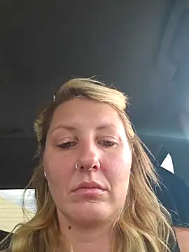 SheIsSomething online show from January 3, 11:01 pm