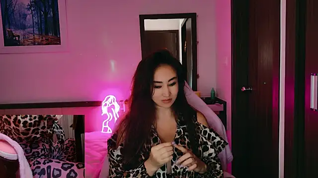 AsianQueens online show from December 19, 2:40 am