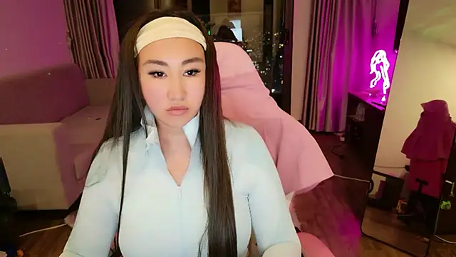Snapshot of AsianQueens chatting on February 14, 3:20 pm AsianQueens online show from February 14, 3:20 pm