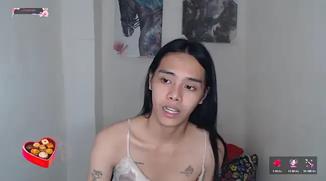 Snapshot of shecutie69 chatting on December 17, 10:22 pm shecutie69 online show from December 17, 10:22 pm